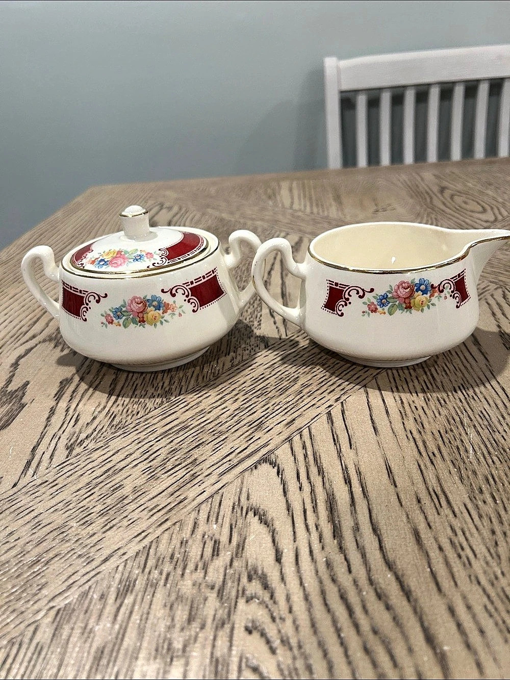 Homer Laughlin Magestic pattern D51N6 Floral Sugar bowl with lid & Creamer Set i